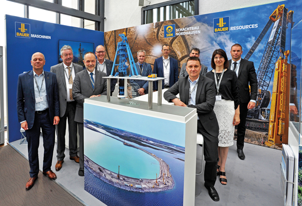 Gemeinschaftsstand von Schachtbau Nordhausen und Bauer auf der Fachausstellung des diesjährigen MiningForums in Berlin. (Foto: Christian Bedeschinski/DMT)